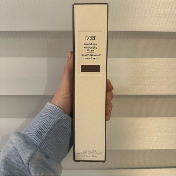Oribe Grandiose Hair Plumping Mousse - Picture 3 of 4